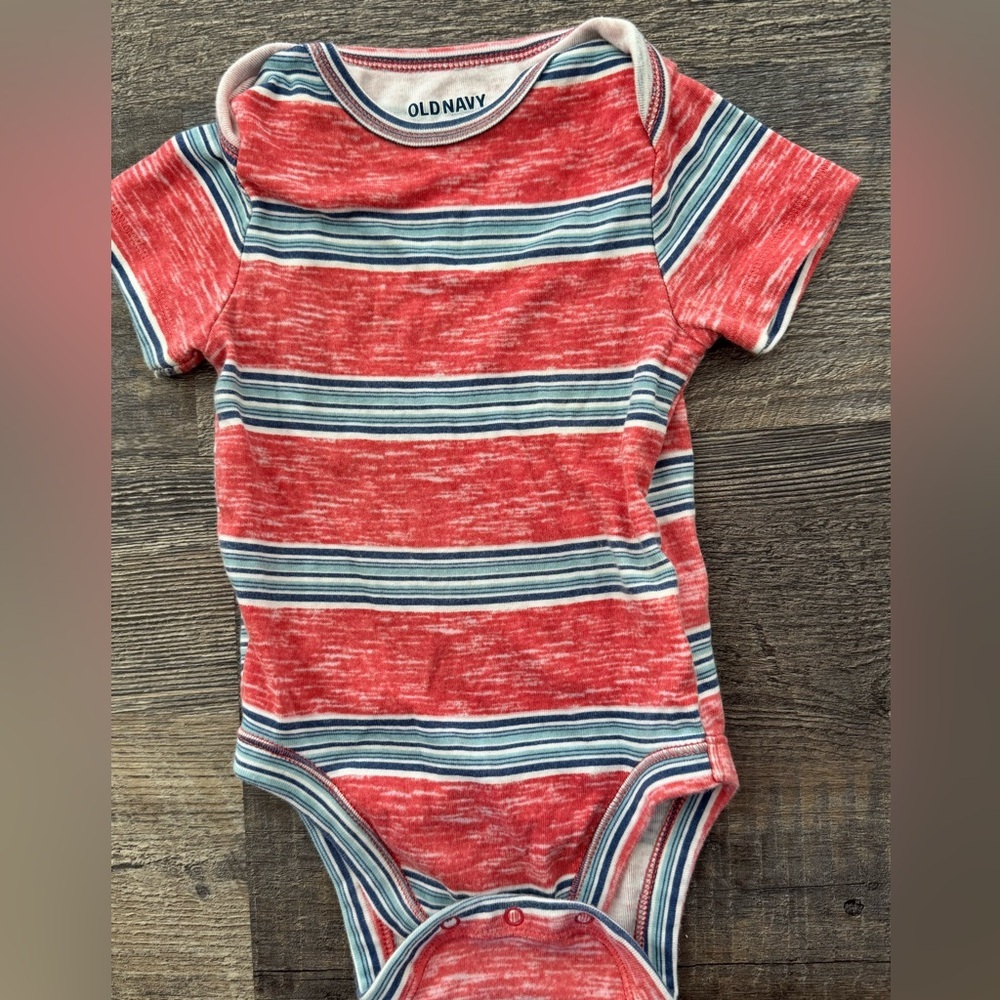 Old Navy 12-18 months striped short sleeve baby bodysuit shirt cotton